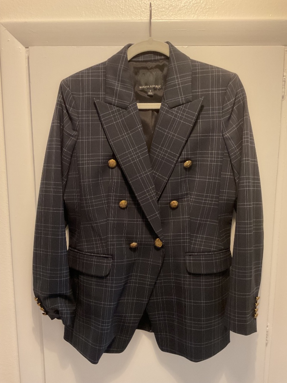 Banana Republic Fitted Blazer, Size 6, Navy Plaid Pattern - Picture 4 of 5